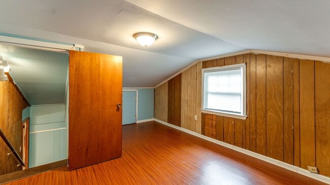 Building Photo - 3 Bedroom 1.5 Bath House in Hobcaw Point -...