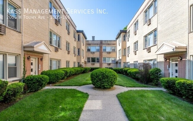 Building Photo - 2005 W Touhy Ave