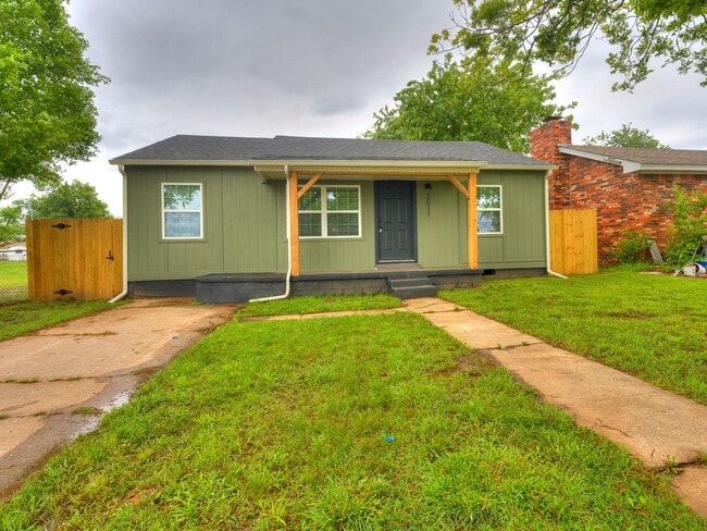 Building Photo - 4 bedroom 2 bath home in Shawnee!