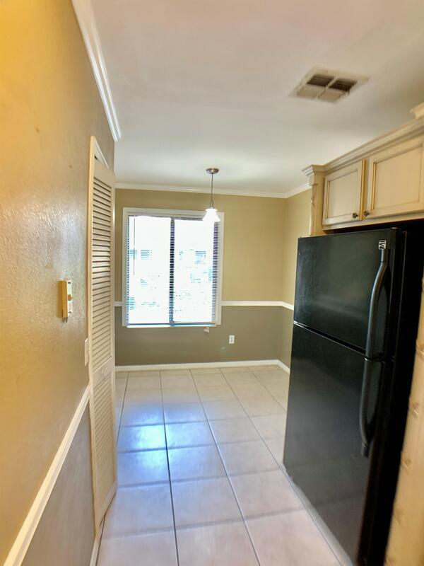 Building Photo - 9530 Darien Ave