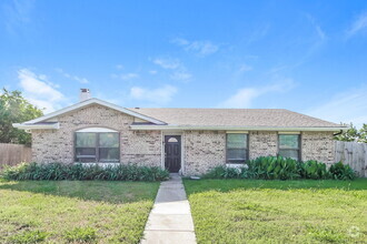 Building Photo - 1208 Grinnel Dr