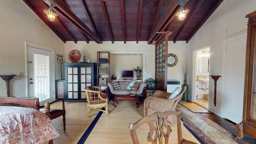 Building Photo - 2433 McKinley Ave