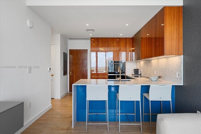 Building Photo - 2678 Tigertail Ave