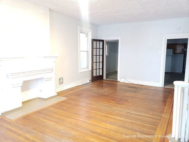 Building Photo - 5 Bedroom 1.5 Bath House in Allentown