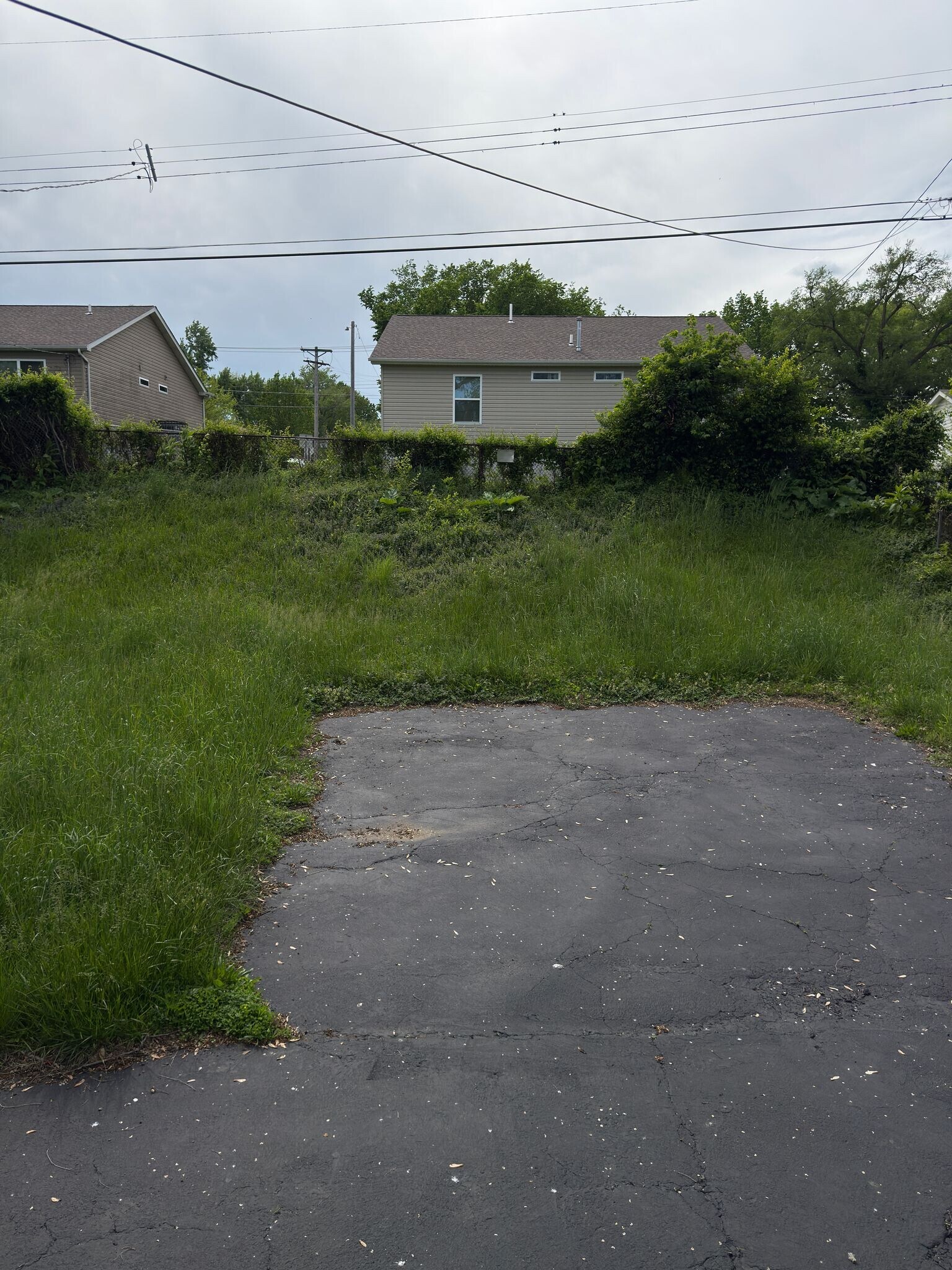 Building Photo - 6115 Avila Dr