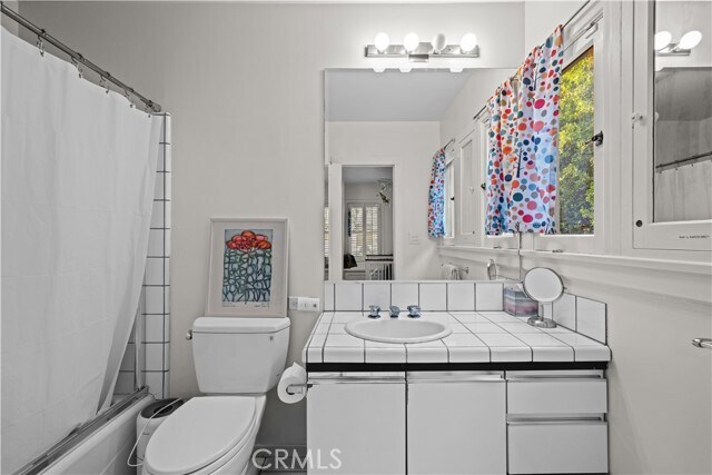 Building Photo - 1630 Warnall Ave