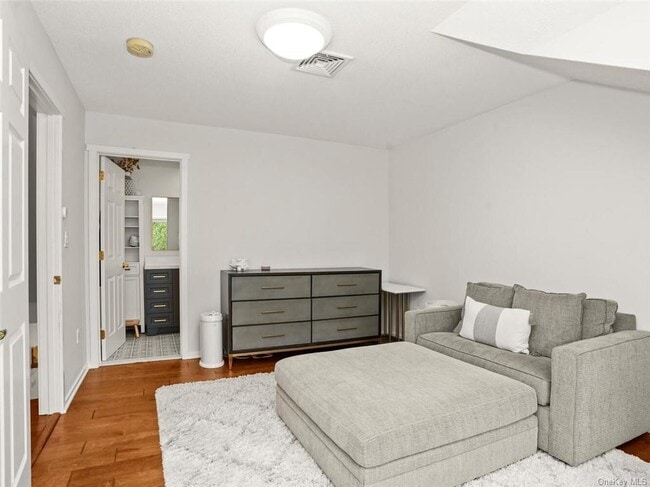 Building Photo - 912 Heritage Hills