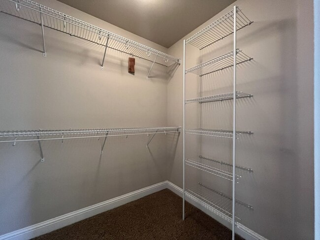 Building Photo - Beautiful 5 Bedroom Home + Office with Grand Entry, Gourmet Kitchen & Private Backyard