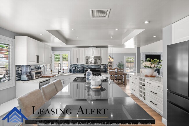 Building Photo - 27597 Artine Dr