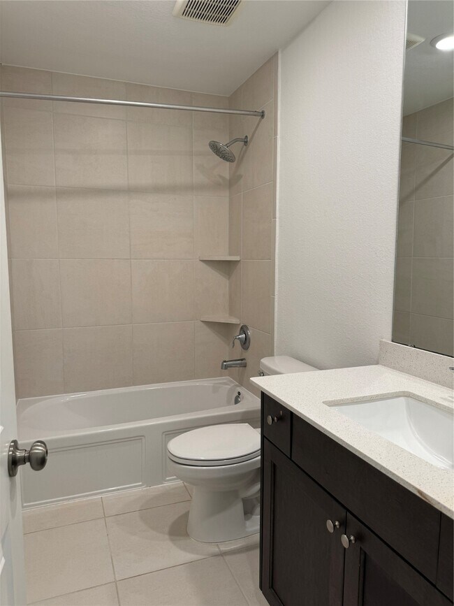 Building Photo - 1215 Tallow Park Ln