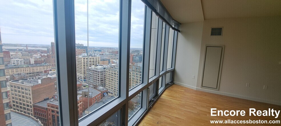 Building Photo - 665 Washington St