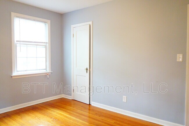Building Photo - 8007 Garland Ave