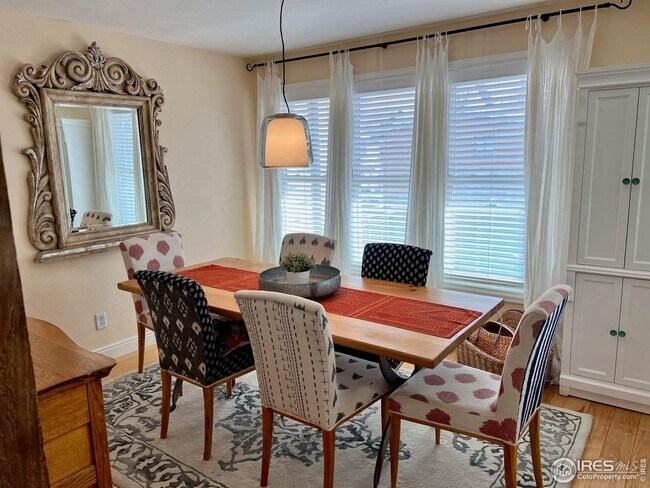 Building Photo - Chic Renovated Three Level Condo in Walnut Grove, Whittier neighborhood