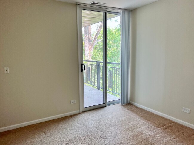 Building Photo - Bright and Relaxing 3rd floor OPEN CONCEPT 1 Bed / 1 Bath Condo For Rent! In-Unit Washer & Dryer!...