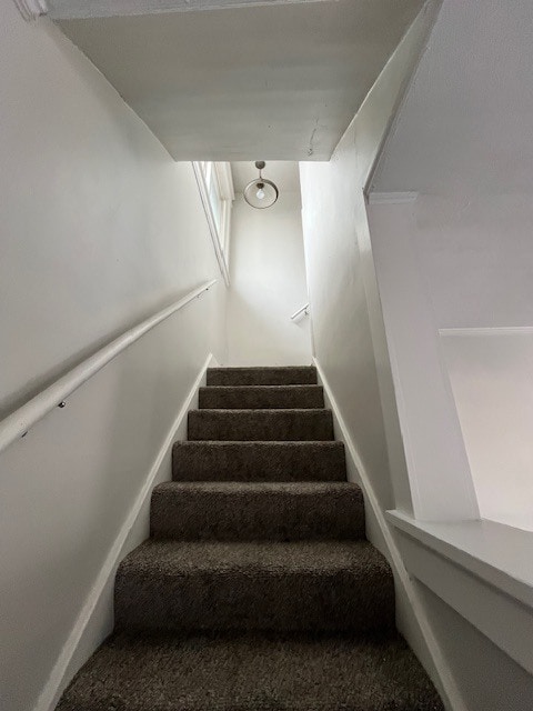 Building Photo - 230 E Victoria St