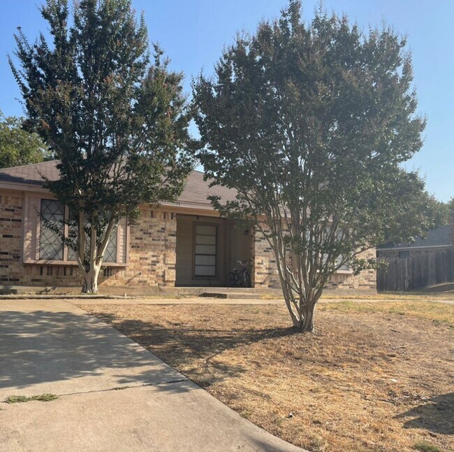 Primary Photo - 6601-6603 Laura Ann Court