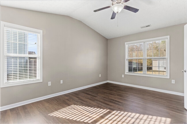 Building Photo - 2842 Weathersby Dr