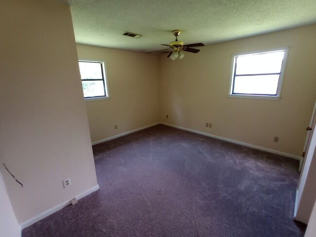 Building Photo - 3 Bedroom 1 Bath Home in Cottondale