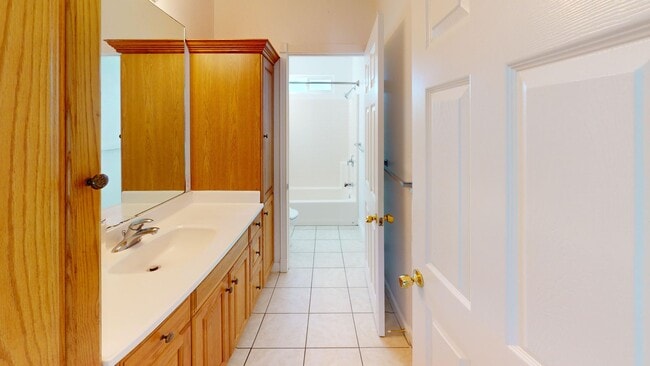 Building Photo - Branch, 367-369