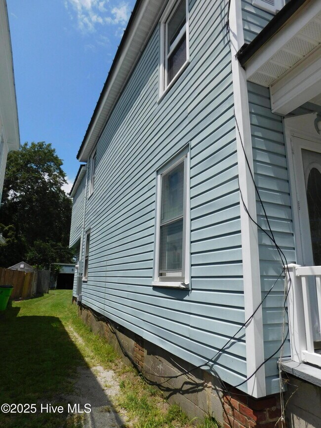 Building Photo - 304 Avenue A