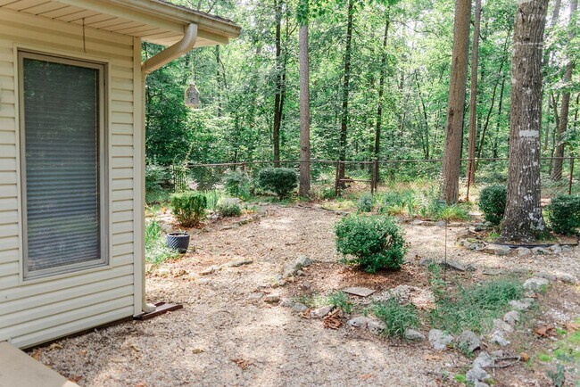 Building Photo - Up to a 2 year lease at this Beautiful 3 bed, 2 bath!!!!