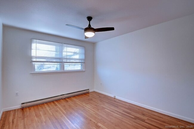 Building Photo - 139 Phyllis Dr