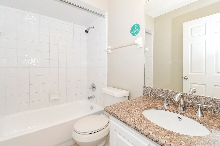 Building Photo - 2056 Eclipse Dr