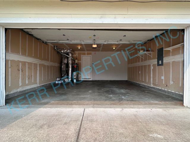 Building Photo - Spacious 4-Bed Home with 2.5 Baths in Troutdale – Your Perfect Retreat Awaits!