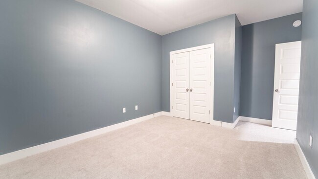 Building Photo - Stunning Like-New 4-Bedroom Home Just Minutes from Fort Stewart