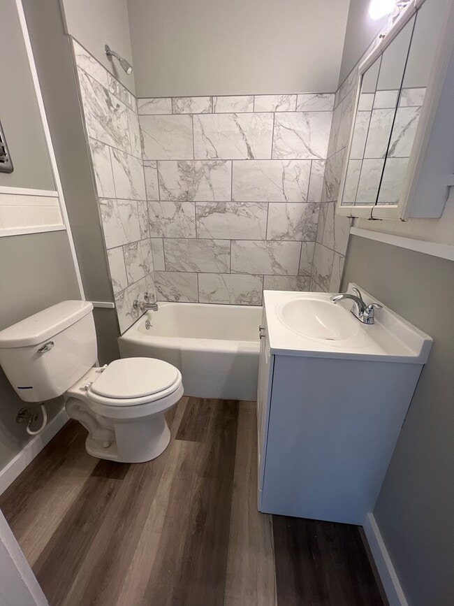 Building Photo - Charming 3-Bedroom, 2-Bathroom Home in the...