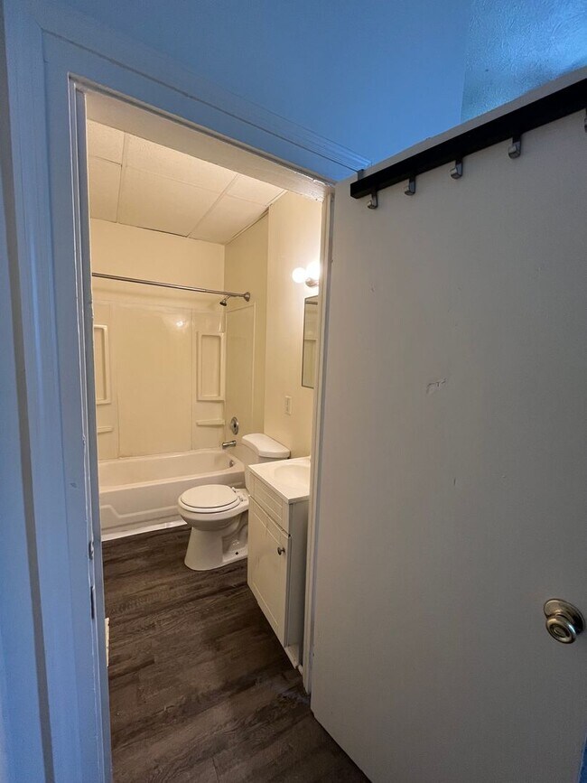 Building Photo - 1031 Euclid