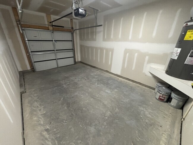 Building Photo - 516 S Ryals St