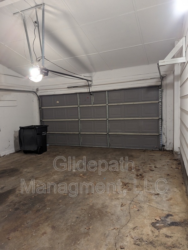 Building Photo - 1501 Broadmoor Rd