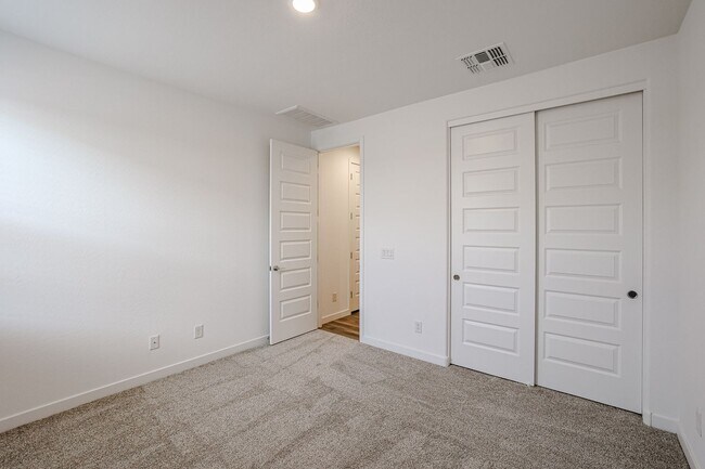 Building Photo - COMING SOON!! HOME IN TOLLESON! 4 BEDROOM 3 BATHROOMS!