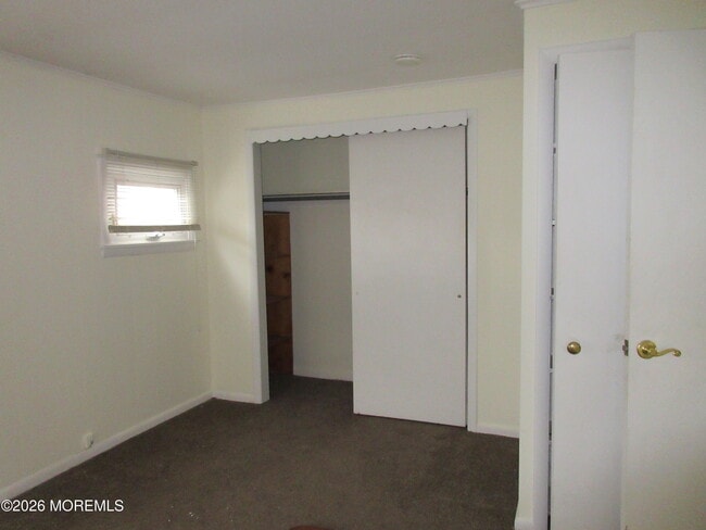 Building Photo - 319 13th Ave