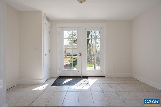 Building Photo - 614 Belmont Ave