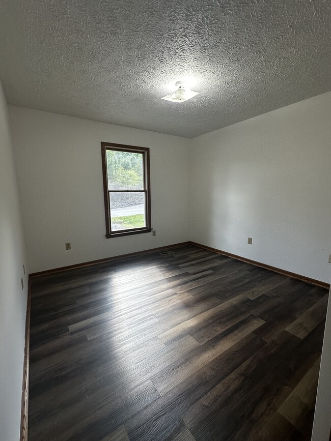 Building Photo - 106 Sharon Dr