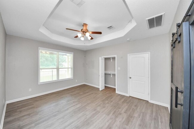 Building Photo - 2011 Halyard Dr