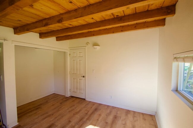 Building Photo - 2 Bedroom 1 bath - Bennett Valley