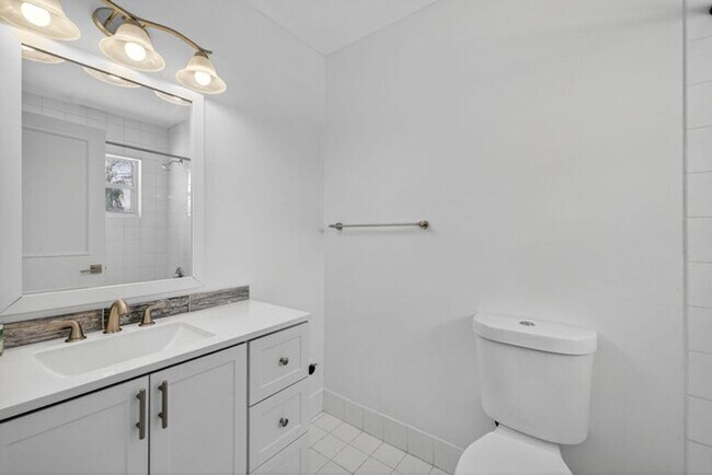 Building Photo - 3239 NW 44th St