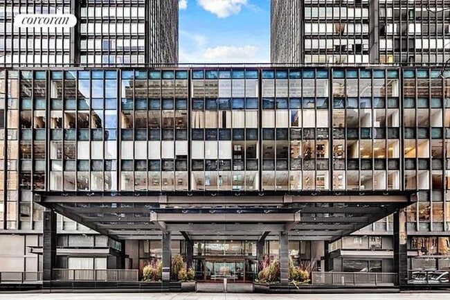 Building Photo - 870 United Nations Plaza