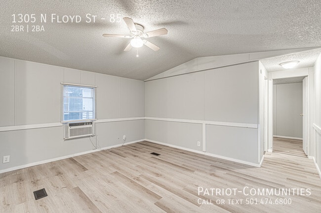 Building Photo - 1305 N Floyd St