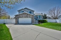 Building Photo - 1045 W Rnch Pk Dr