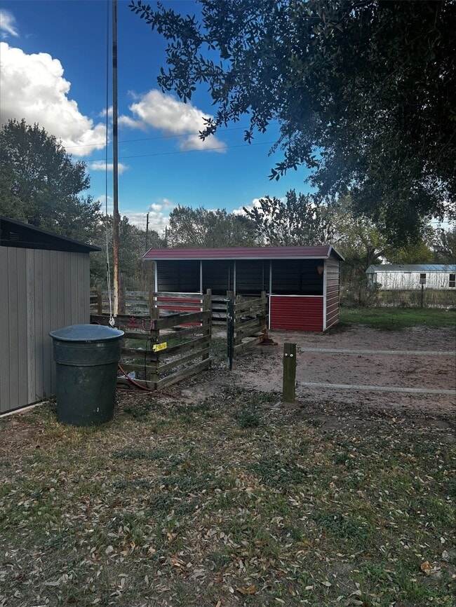 Building Photo - 31155 Old Washington Rd