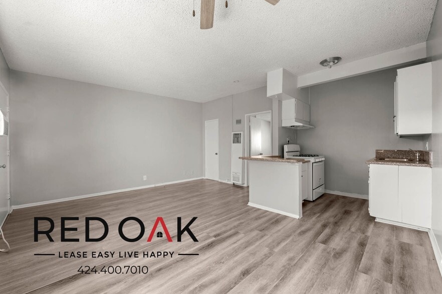 Building Photo - 2036 E Whiting Ave