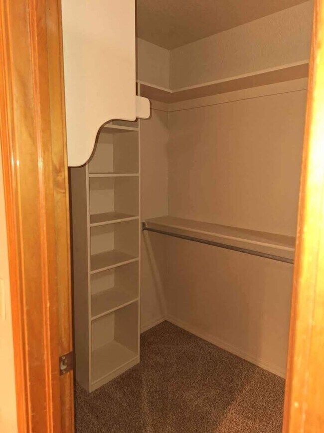 Building Photo - 1701 Pinnacle Ln