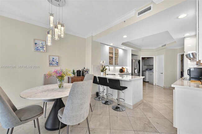 Building Photo - 21050 Point Pl