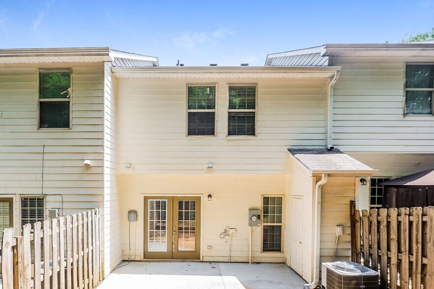 Building Photo - 4115 Stone Trace Dr