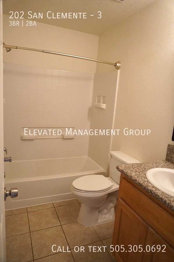 Building Photo - 202 San Clemente Ave NW