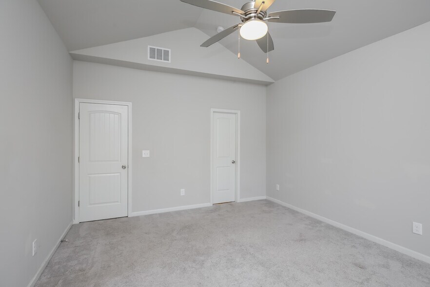 Building Photo - 76 Madaline Ln